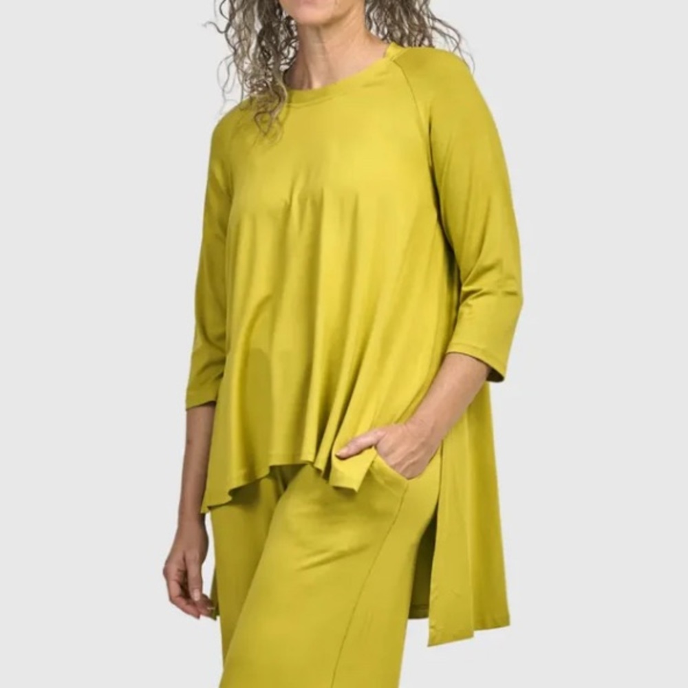 Alembika Essential Hi-Lo Lagenlook A-Line Stretch Top in Lime Size M (US 12-14)